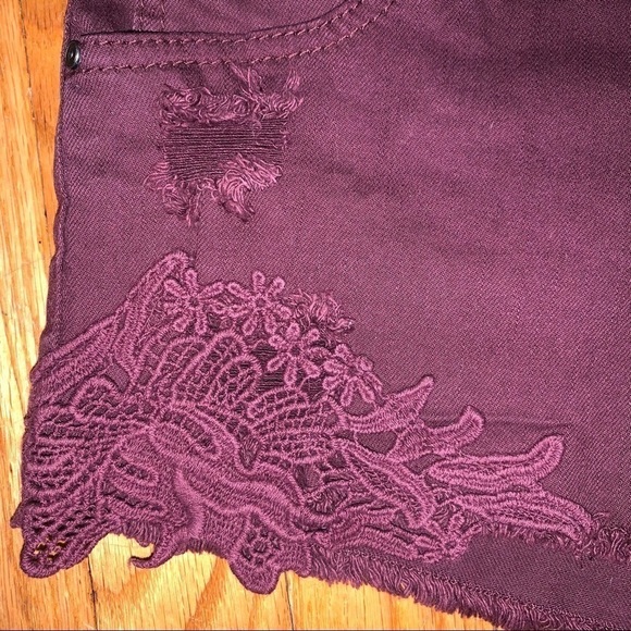 Empyre Natasha Distressed Jean Shorts Size 1 - Picture 3 of 11